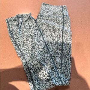 NIKE Patterned Leggings MEDIUM